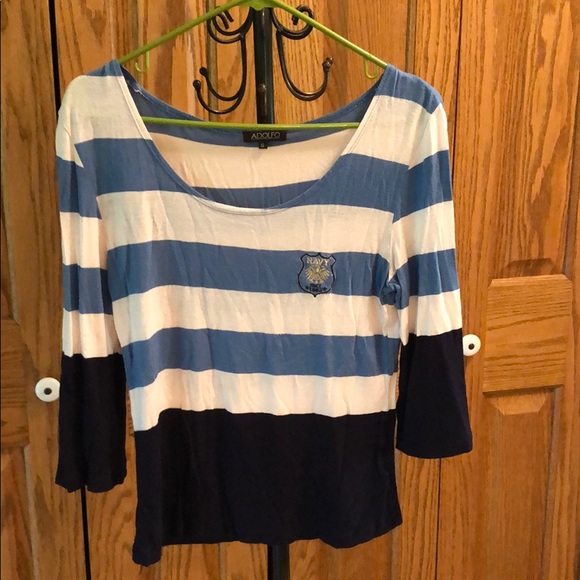 Women’s Top - Picture 1 of 4